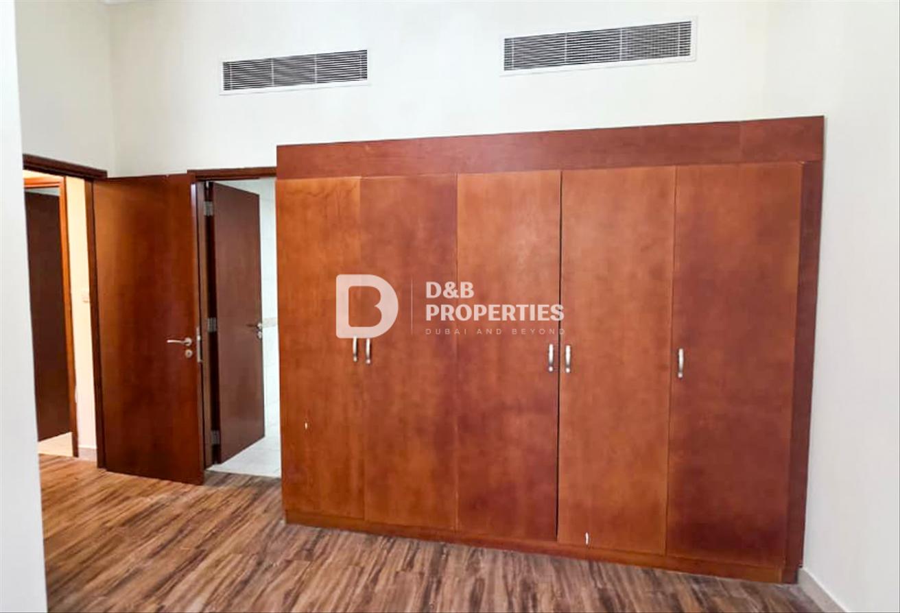Ready to Move in | Well Maintained | Spacious photo 11