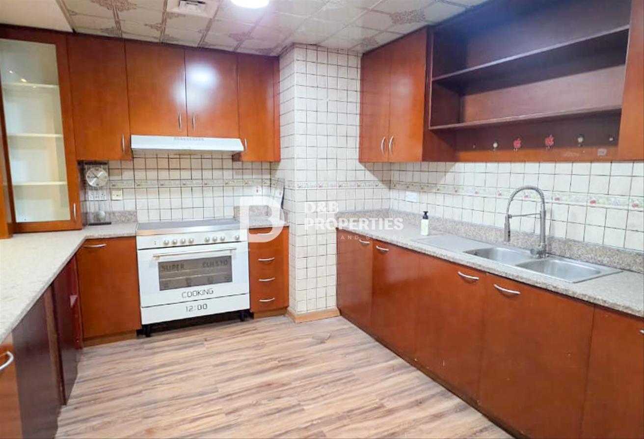 Ready to Move in | Well Maintained | Spacious photo 8