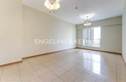 شقة - 2 غرف نوم - 2 حمامات للايجار في برج سولافا - دبي مارينا - دبي