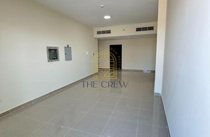 مجمعات للإيجار - غرفة نوم - 2 حمامات للايجار في مبنى سكاي لايت - المدينة العالمية المرحلة 2 - 4 الورسان - الورسان - دبي