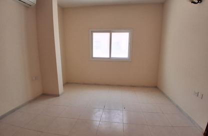 Apartment - 2 - 2 for rent in Fire Station Road - Muwaileh - Sharjah