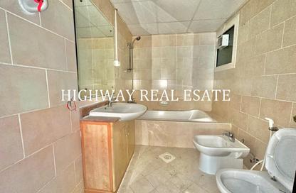 Apartment - 3 - 4 for rent in Al Sondos Tower - Al Khan Lagoon - Al Khan - Sharjah Apartment - 3 - 4 for rent in Al Sondos Tower - Al Khan Lagoon - Al Khan - Sharjah