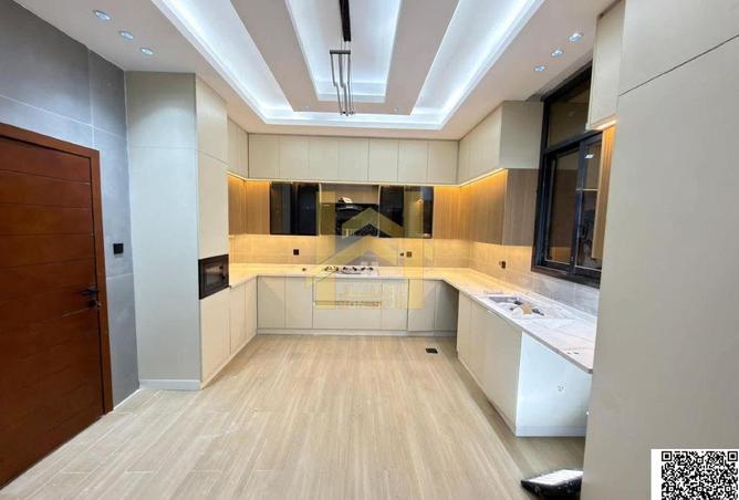98242385 - Property Image 2