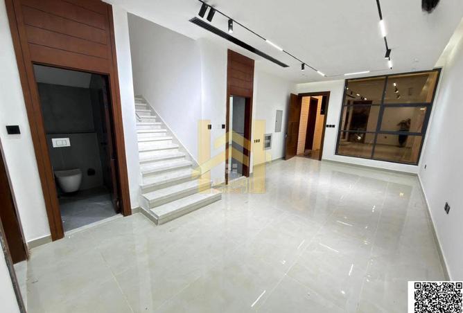 98242385 - Property Image 3