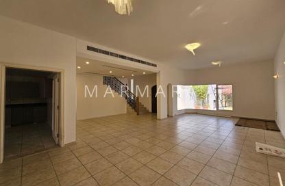 Villa - 3 - 3 for rent in Umm Suqeim 1 Villas - Umm Suqeim 1 - Umm Suqeim - Dubai
