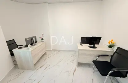 مكتب - غرفة نوم - 1 حمام للايجار في فاطمه محمد احمد بن سليمان - الرفاعة - بر دبي - دبي