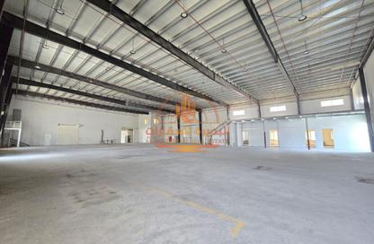 Warehouse - Studio - 1 Bathroom for sale in Umm Al Thuoob - Umm Al Quwain