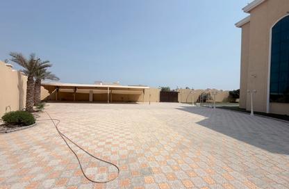Villa - 4 Bedrooms - 6 Bathrooms for rent in Al Riffa - Ras Al Khaimah