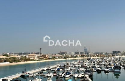 Apartment - Studio - 1 for rent in Palm Views East - Palm Views - Palm Jumeirah - Dubai
