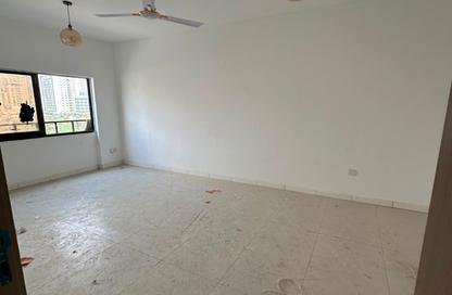 Apartment - 3 Bedrooms - 3 Bathrooms for rent in Abu Shagara building - Abu shagara - Sharjah