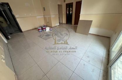 Apartment - 1 - 1 for rent in Al Qulayaa Building - Al Qulaya'ah - Al Sharq - Sharjah Apartment - 1 - 1 for rent in Al Qulayaa Building - Al Qulaya'ah - Al Sharq - Sharjah
