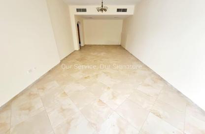 Apartment - 3 Bedrooms - 3 Bathrooms for rent in New Al Taawun Road - Al Taawun - Sharjah
