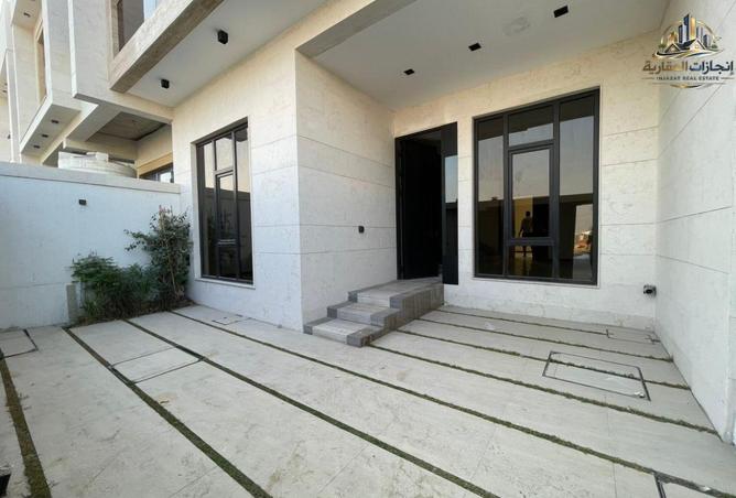 73847159 - Property Image 2