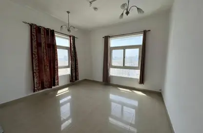 شقة - 2 غرف نوم - 3 حمامات للايجار في المجرة - الشرق - الشارقة