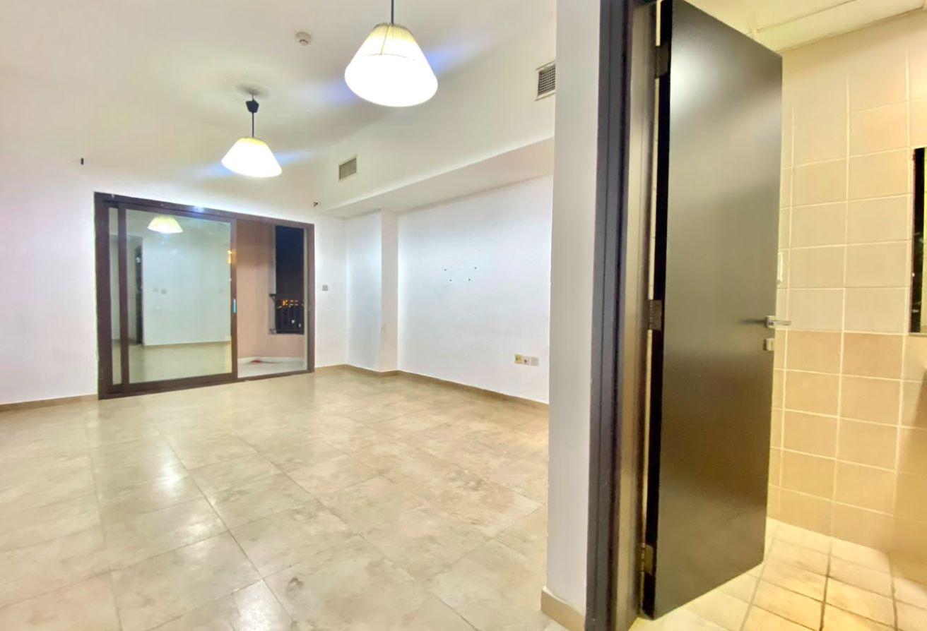 1BR Apartment | Silicon Gates 1 | Balcony & City V photo 10