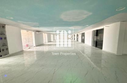Shop - Studio - 4 Bathrooms for rent in Madinat Al Riyad - Abu Dhabi