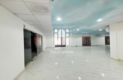 Shop - Studio - 4 Bathrooms for rent in Madinat Al Riyad - Abu Dhabi