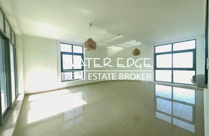 Apartment - 2 Bedrooms - 3 Bathrooms for rent in The Links West Tower - The Links - The Views - Dubai