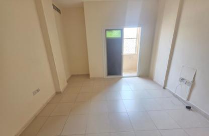 Apartment - 1 - 1 for rent in Fire Station Road - Muwaileh - Sharjah