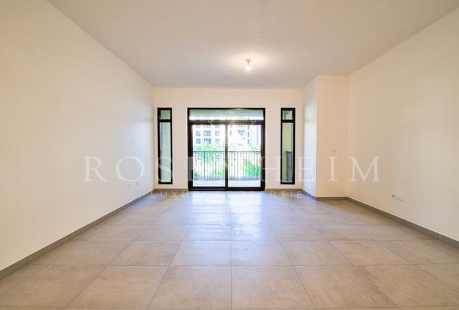 Spacious Living  |  Unfurnished  |  Priced to Sell