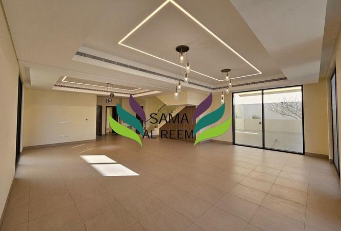 70299100 - Property Image 2