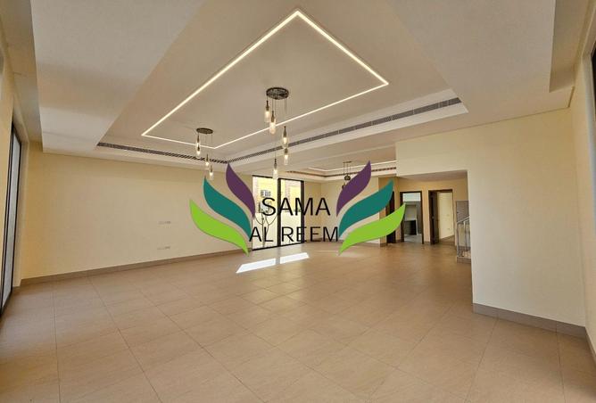 70299100 - Property Image 3