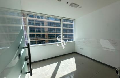 Office Space - Studio for rent in Bay Square Building 7 - Bay Square - Business Bay - Dubai