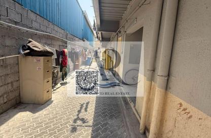 سكن عمال - استوديو - 8 حمامات للايجار في المنطقة الصناعية رقم 17 - المنطقة الصناعية بالشارقة - الشارقة سكن عمال - استوديو - 8 حمامات للايجار في المنطقة الصناعية رقم 17 - المنطقة الصناعية بالشارقة - الشارقة