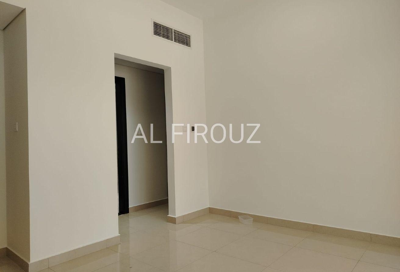1BHK Apartment For Rent in Royal JVC Building photo 3