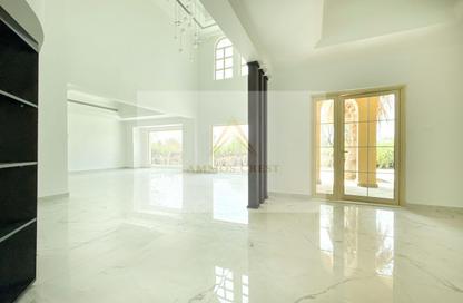 Villa - 4 Bedrooms - 6 Bathrooms for rent in Entertainment Foyer - European Clusters - Jumeirah Islands - Dubai
