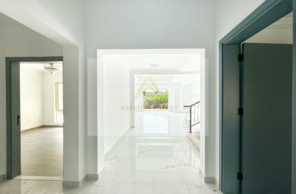 Villa - 4 Bedrooms - 6 Bathrooms for rent in Entertainment Foyer - European Clusters - Jumeirah Islands - Dubai