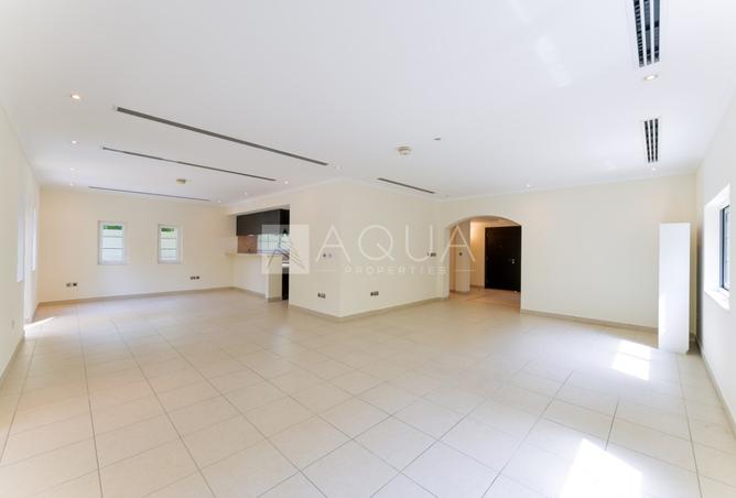 136074306 - Property Image 2