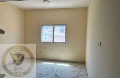 Apartment - Studio - 1 Bathroom for rent in Bu Tina - Al Sharq - Sharjah