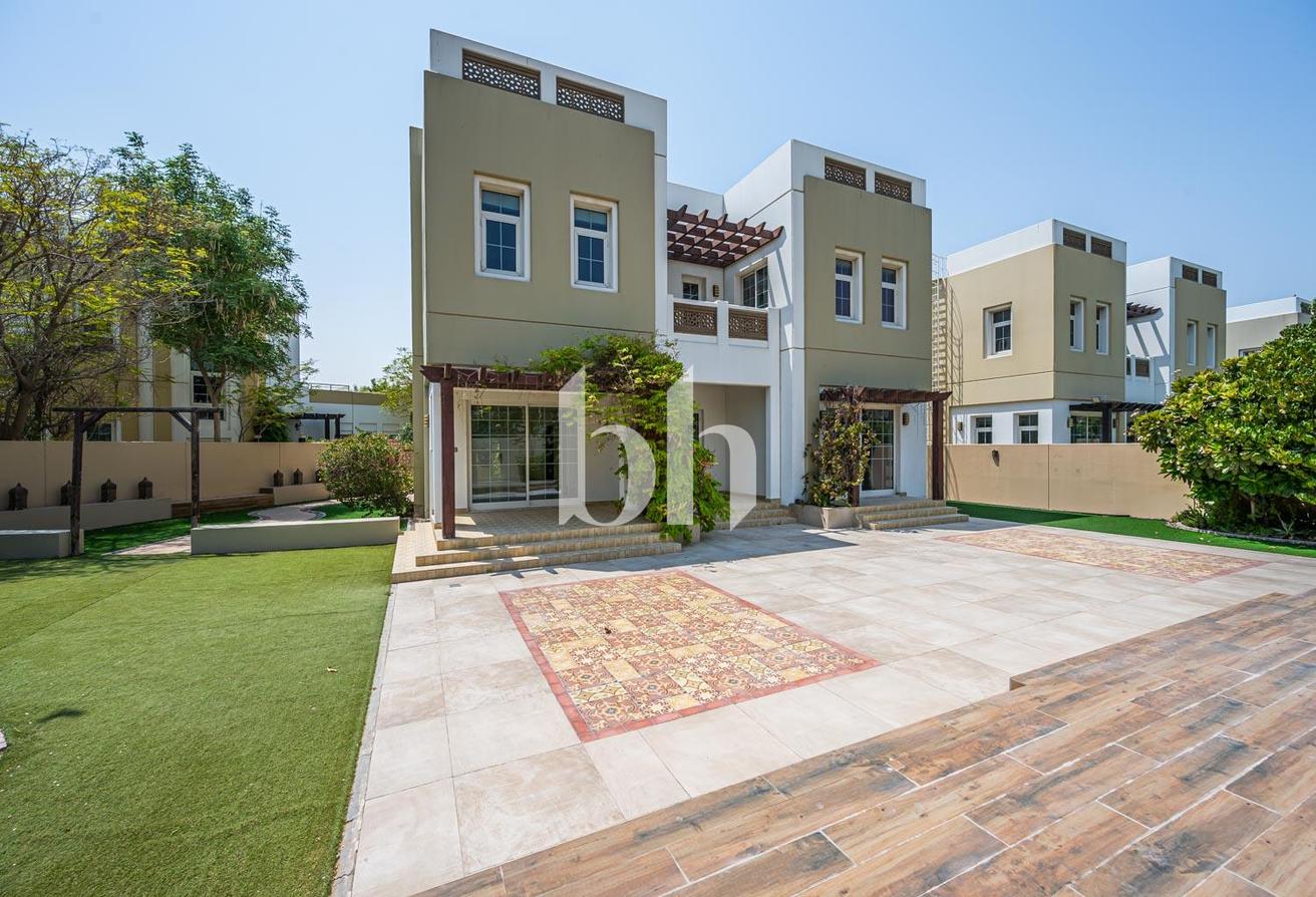 Vacant | Big Plot | Renovated Kitchen | Immaculate photo 24