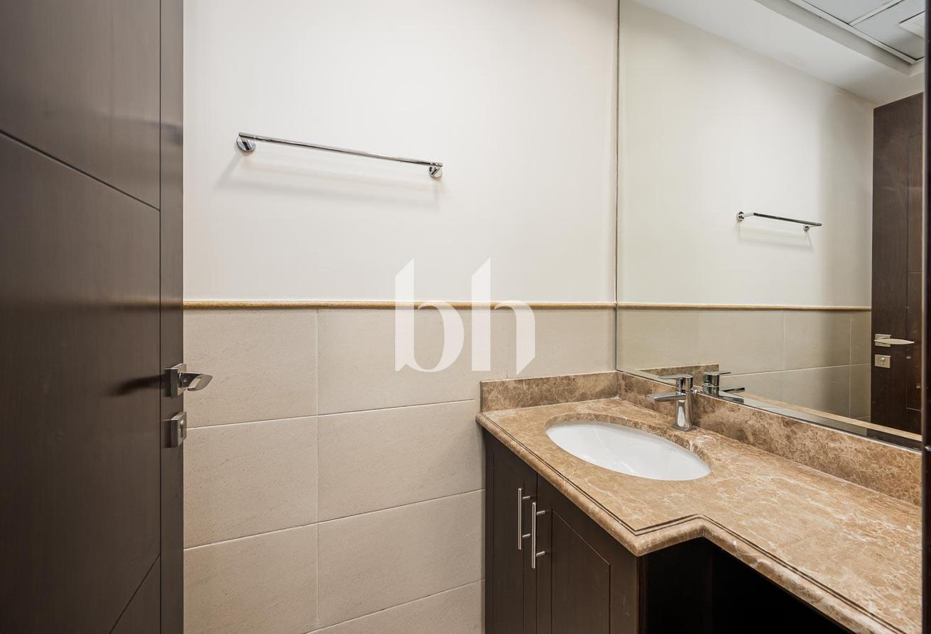 Vacant | Big Plot | Renovated Kitchen | Immaculate photo 16