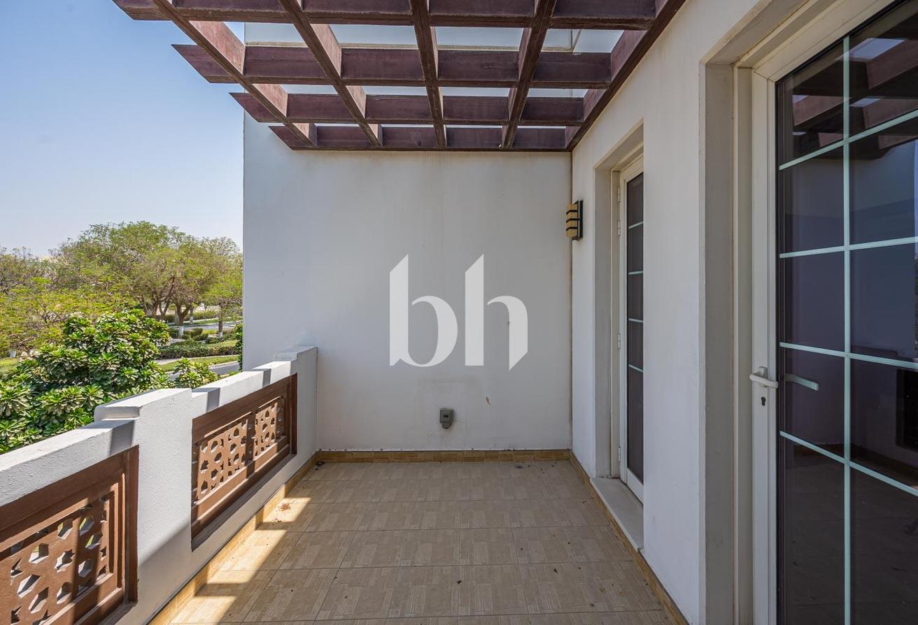 Vacant | Big Plot | Renovated Kitchen | Immaculate photo 10