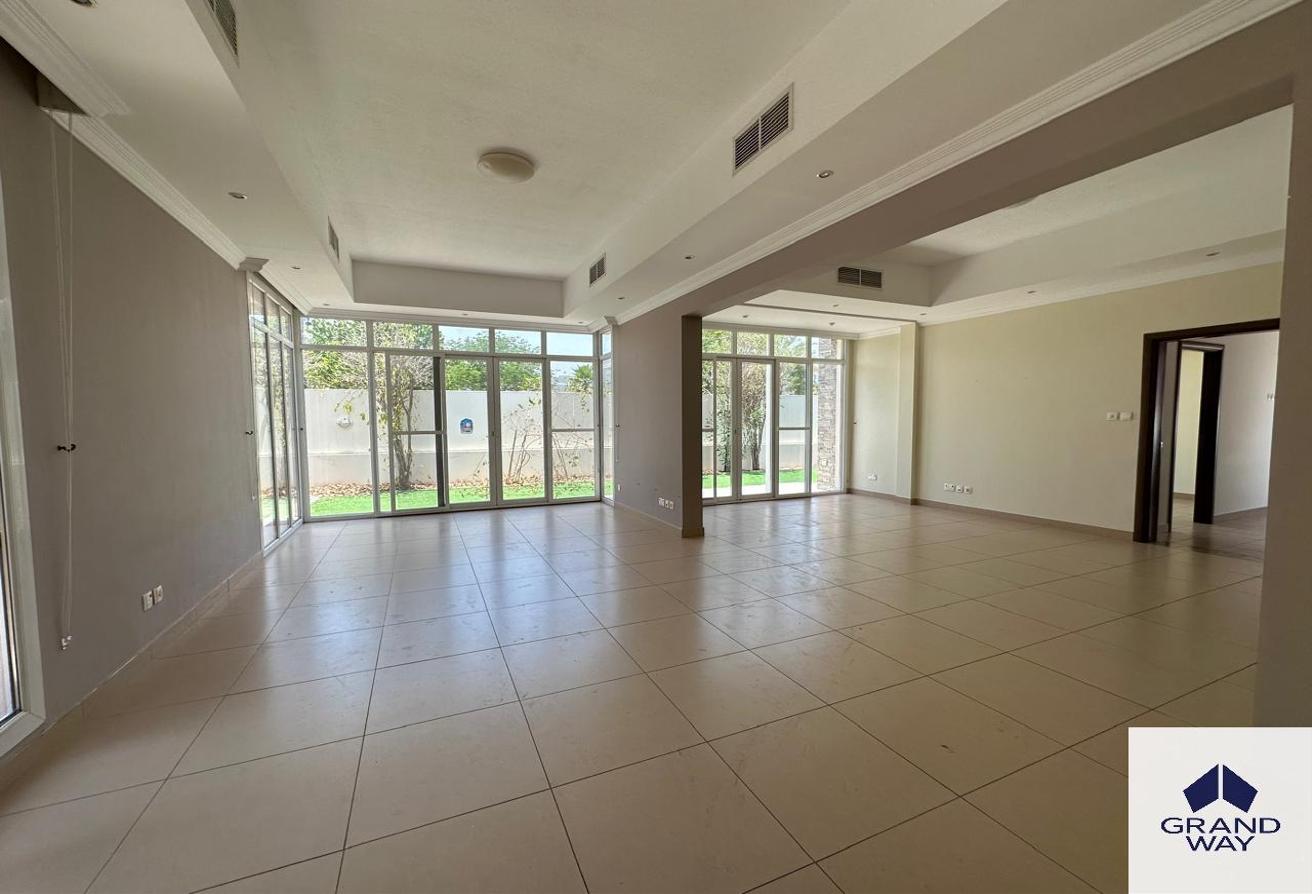 Single Row l Stand Alone villa | Private Garden photo 5