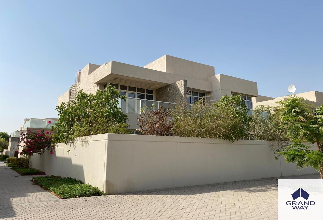 Single Row l Stand Alone villa | Private Garden photo 6