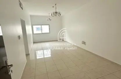 Apartment - 2 Bedrooms - 2 Bathrooms for rent in Al Wahda Building - Al Majaz 2 - Al Majaz - Sharjah