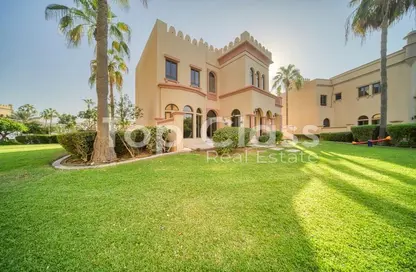 Villa - 3 Bedrooms - 5 Bathrooms for rent in Canal Cove Frond E - Canal Cove Villas - Palm Jumeirah - Dubai