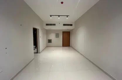 Apartment - 2 Bedrooms - 2 Bathrooms for rent in Gulfa Towers - Al Rashidiya 1 - Al Rashidiya - Ajman