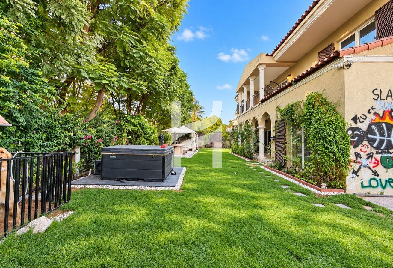 Big Plot | On The Main Park | 5 Bed Ensuite Rooms photo 4
