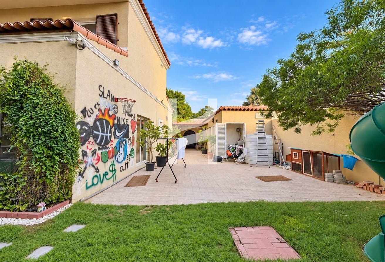 Big Plot | On The Main Park | 5 Bed Ensuite Rooms photo 3