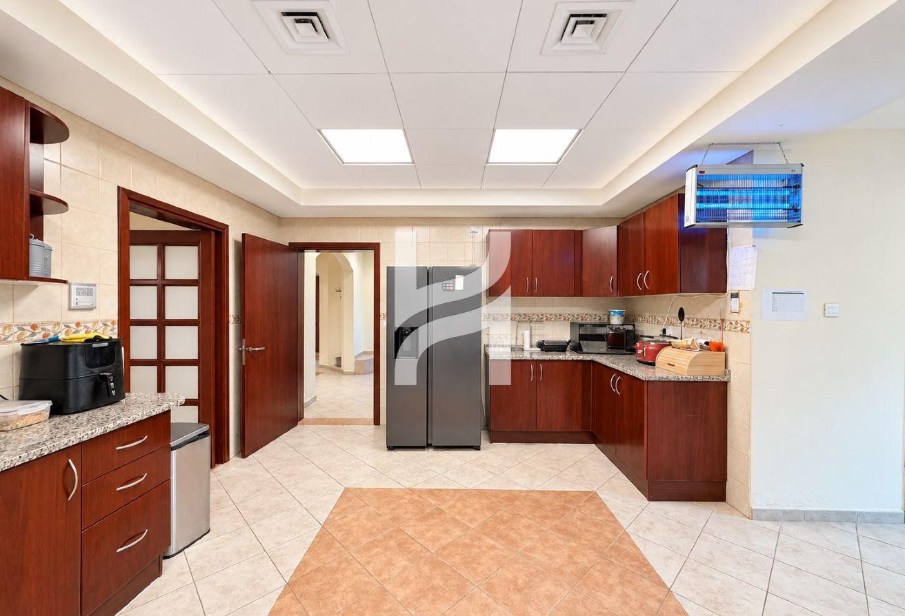 Big Plot | On The Main Park | 5 Bed Ensuite Rooms photo 23