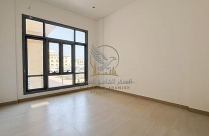 Office Space - Studio - 1 Bathroom for rent in Al Qulaya'ah - Al Sharq - Sharjah