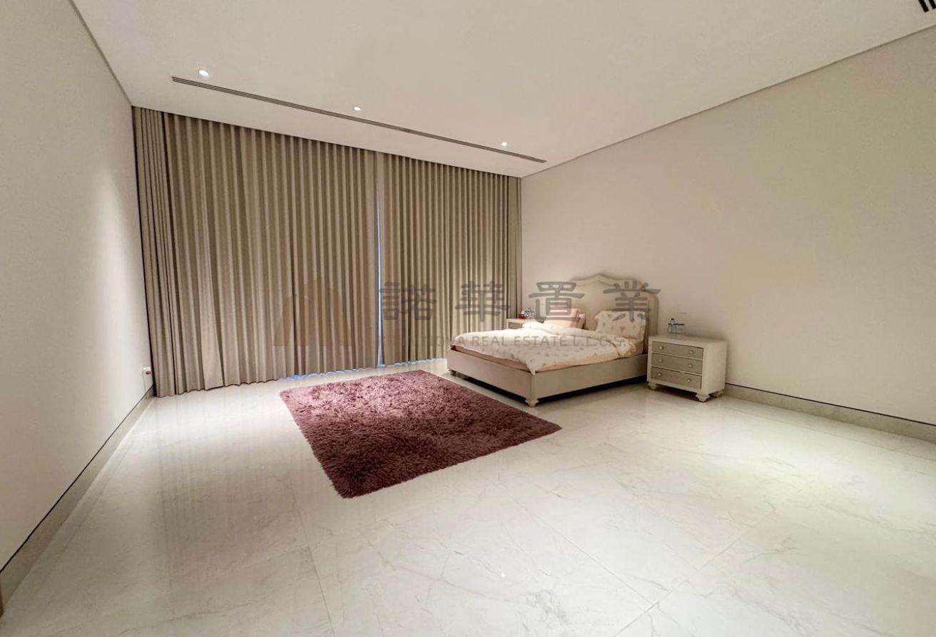 Brand New | Vacant | Elegant photo 17