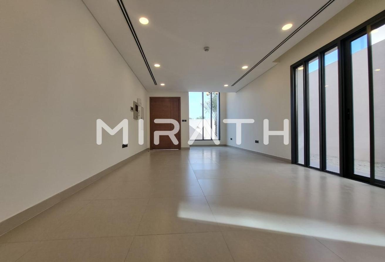 Modern Independent Villa | Private pool photo 11