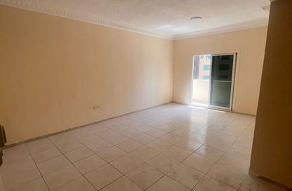 Apartment - 2 - 2 for rent in Burj Al Majaz Tower - Al Majaz 2 - Al Majaz - Sharjah