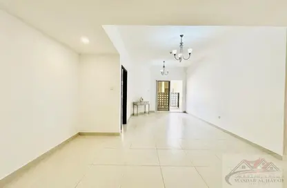 Apartment - 1 Bedroom - 2 Bathrooms for rent in Muwaileh 29 Building - Muwaileh - Sharjah