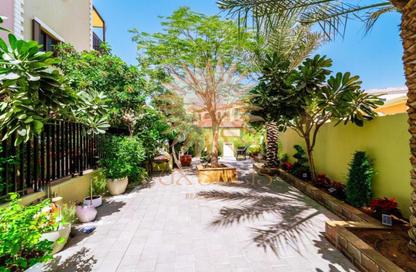 Villa - 5 - 7 for sale in Sur La Mer 1 - Sur La Mer - Jumeirah 1 - Jumeirah - Dubai